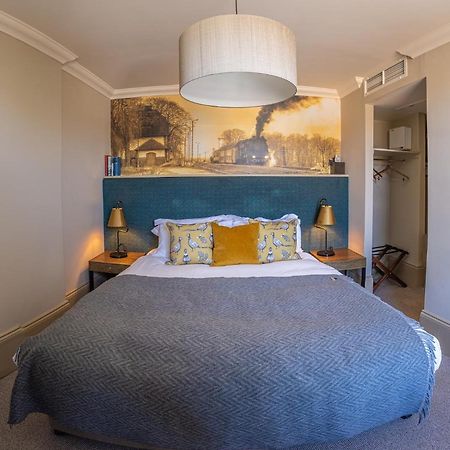 Harper'S Steakhouse With Rooms, Haslemere Esterno foto