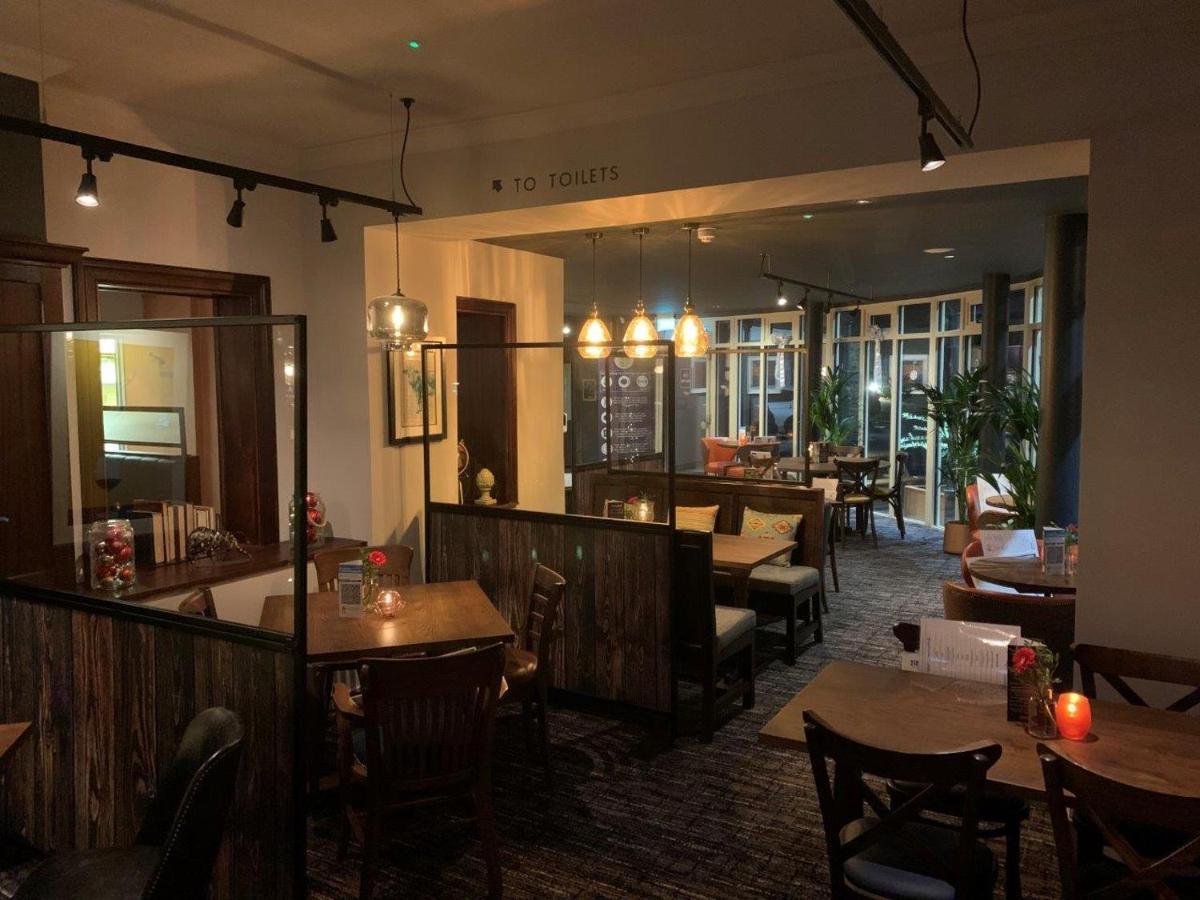 Harper'S Steakhouse With Rooms, Haslemere Esterno foto