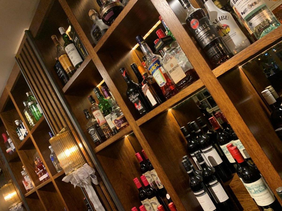 Harper'S Steakhouse With Rooms, Haslemere Esterno foto