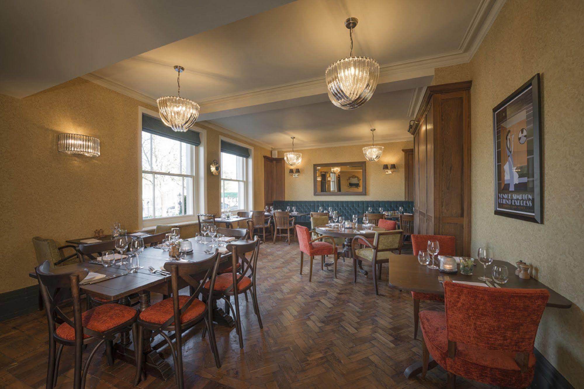Harper'S Steakhouse With Rooms, Haslemere Esterno foto