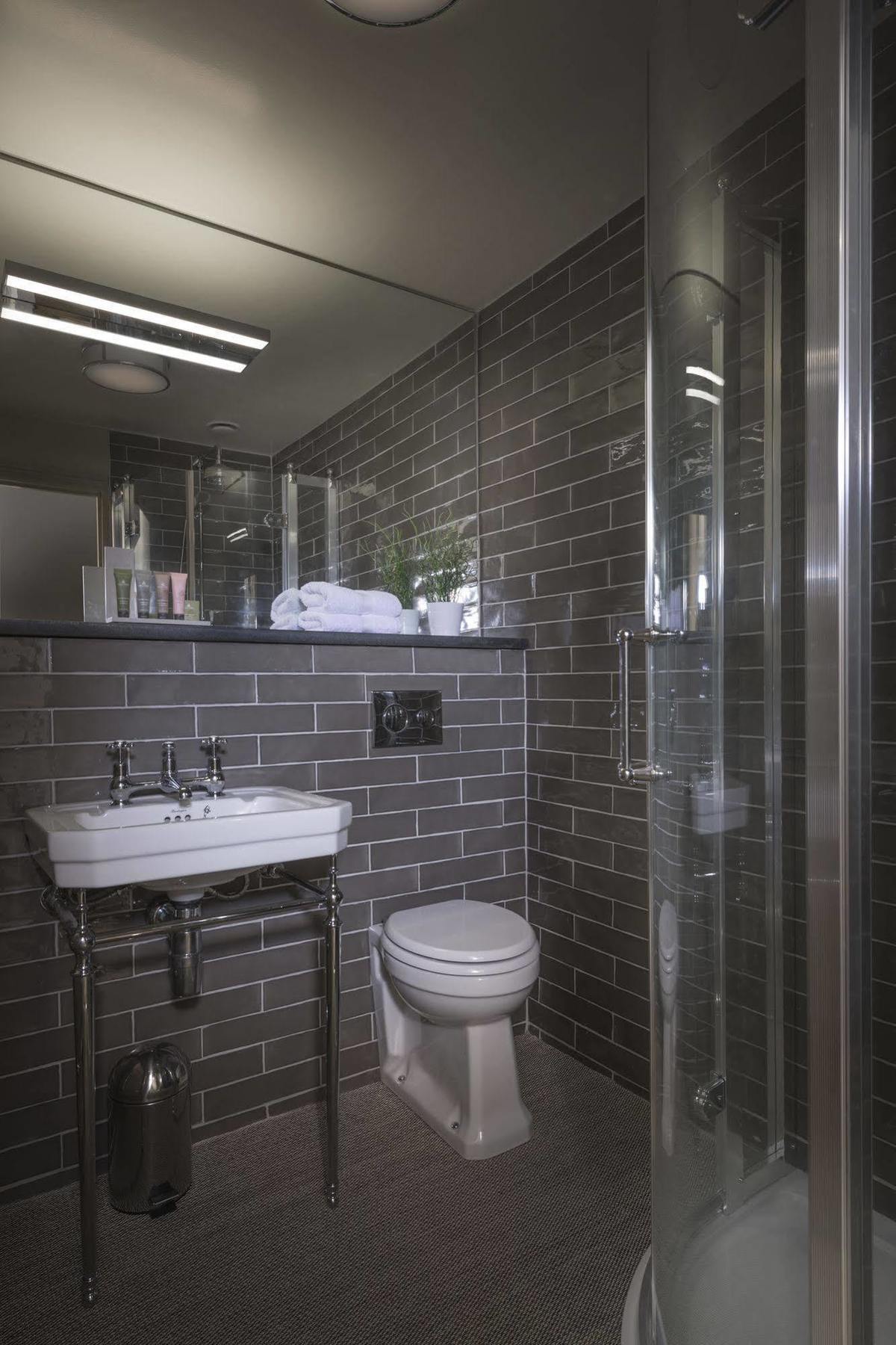 Harper'S Steakhouse With Rooms, Haslemere Esterno foto