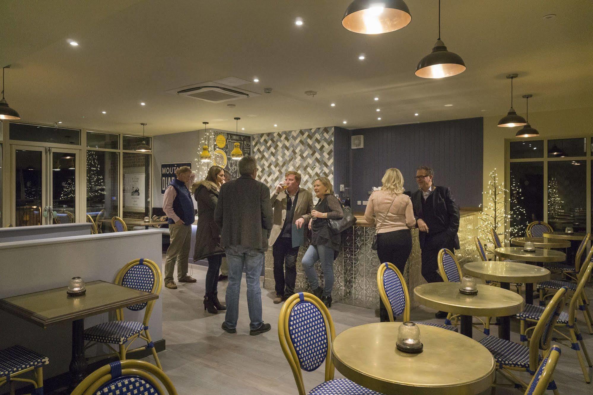 Harper'S Steakhouse With Rooms, Haslemere Esterno foto
