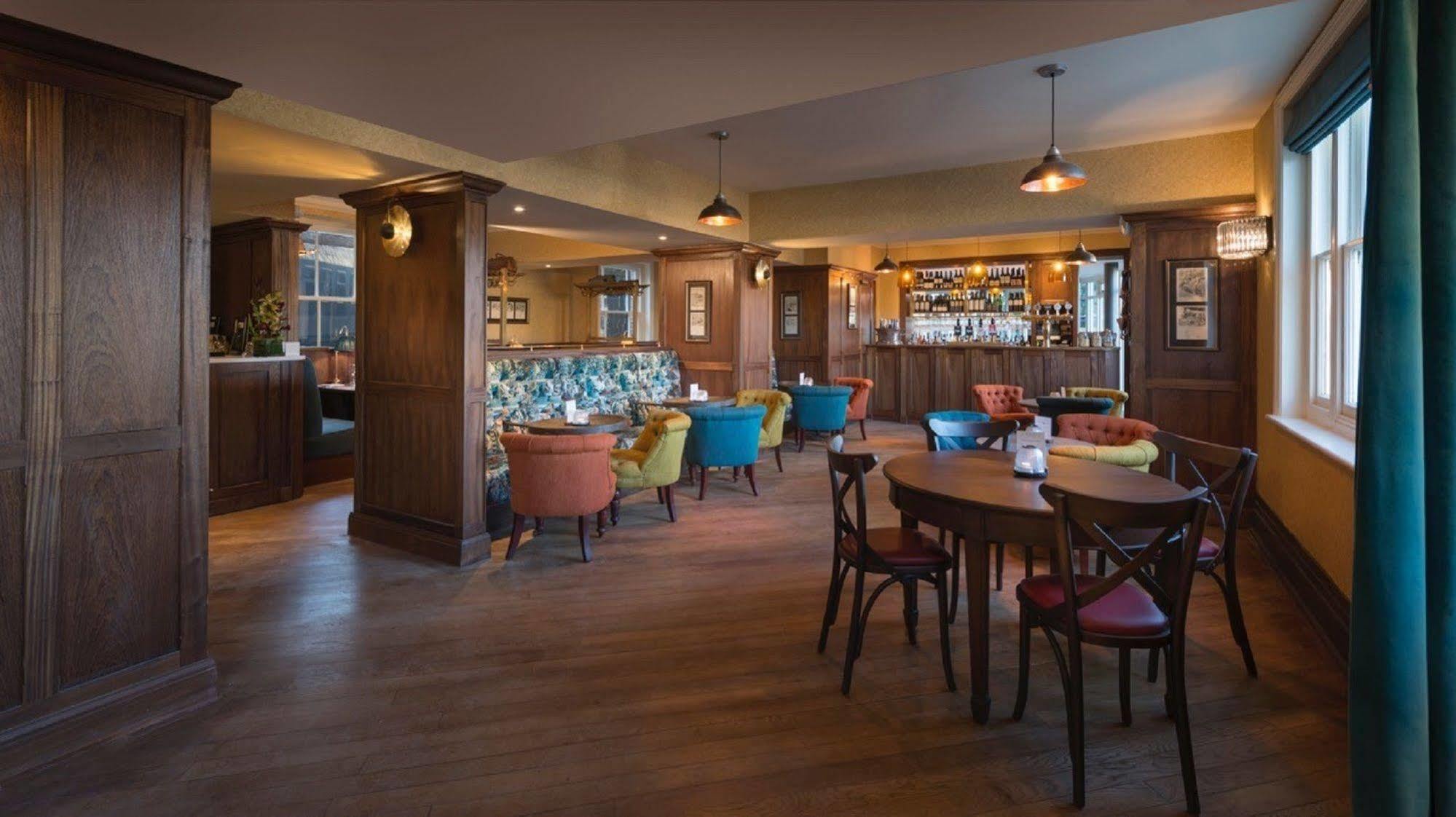 Harper'S Steakhouse With Rooms, Haslemere Esterno foto